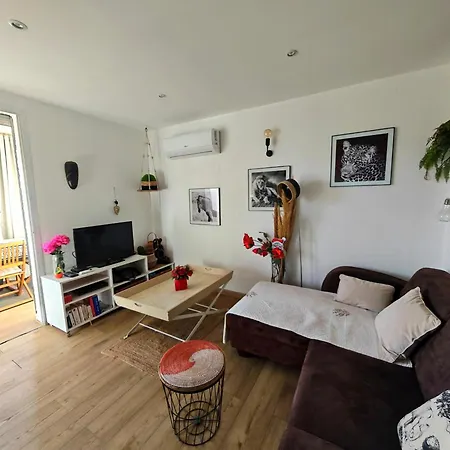 Superbe T2 Moderne Avec Clim, Wifi, Parking - 2/4 Personnes - Fr-1-794-170 * Canet-en-Roussillon